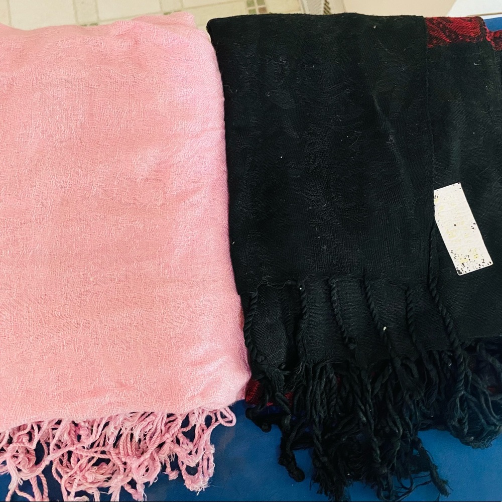 Women’s scarf bundle